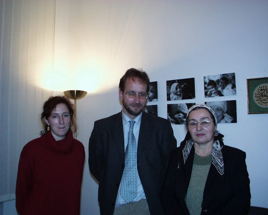 9. 2003 8.11., mit der tschetschneischen Menschenrechtslerin Fr. Bassajewa