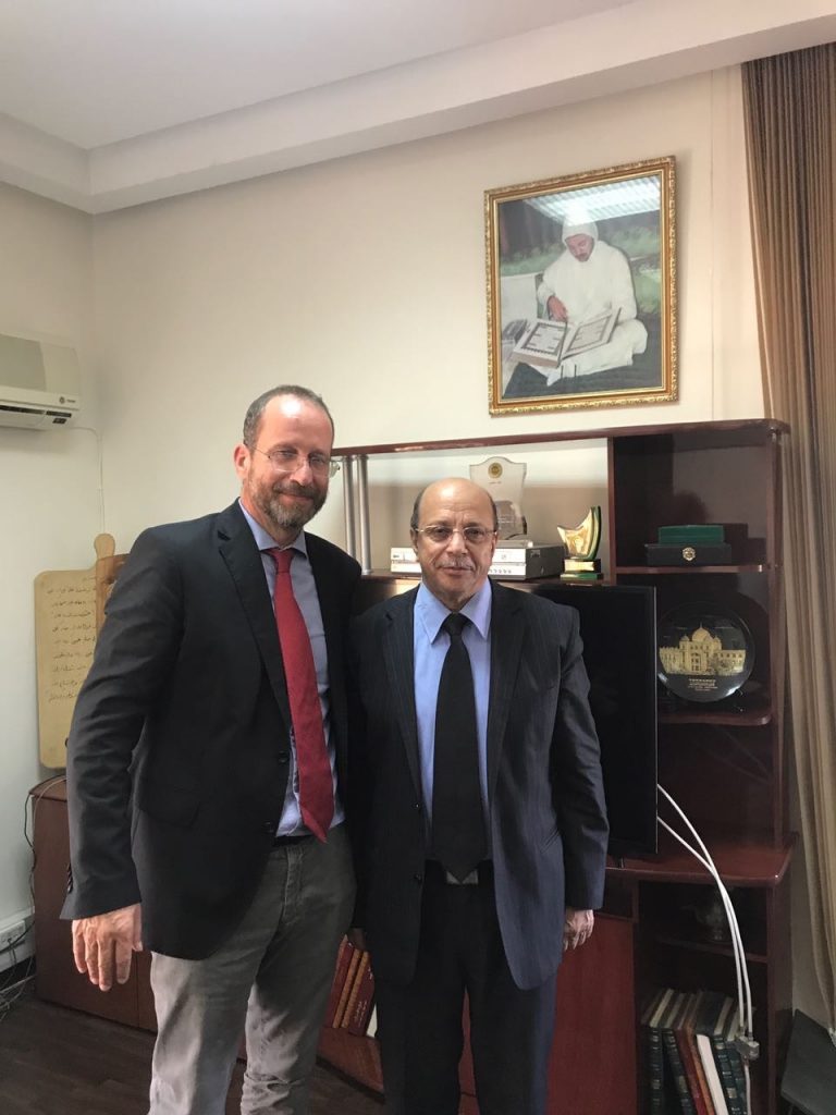 Abu Bakr Rieger mit dem Minister für Stiftungswesen und islamische Angelegenheiten des Königreiches Marokko, Dr. Ahmed Kostas.